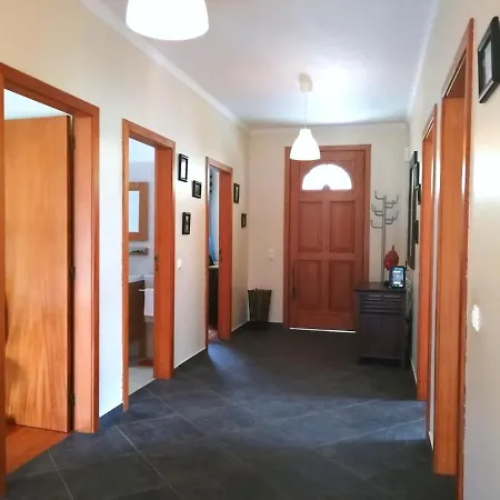 Casa Do Vale * São Vicente