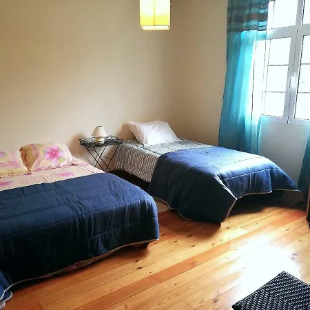 Casa Do Vale * São Vicente